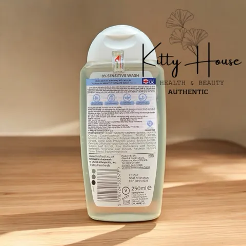 Dung dịch vệ sinh phụ nữ Femfresh 0% Sensitive Wash 250ml - Sản phẩm thuần chay cho da nhạy cảm, sạch sẽ và thoáng mát lâu dài.