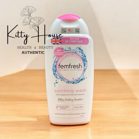 Dung dịch vệ sinh phụ nữ Femfresh Soothing Wash 250ml - Hỗ trợ kháng viêm, không xà phòng, chiết xuất thiên nhiên cho sức khỏe phụ khoa