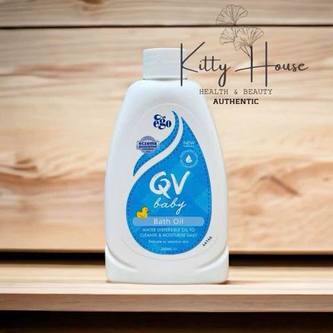 Dầu Tắm QV Baby Bath Oil 250ml & 500ml - Dưỡng ẩm, Làm sạch cho da nhạy cảm, Phù hợp với Chàm, Viêm da, Vảy nến