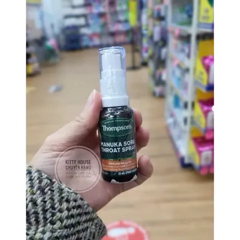 Xịt keo ong Manuka Thompson's 25ml - Giảm đau họng tự nhiên, chiết xuất thảo mộc và mật ong, an toàn cho người lớn.