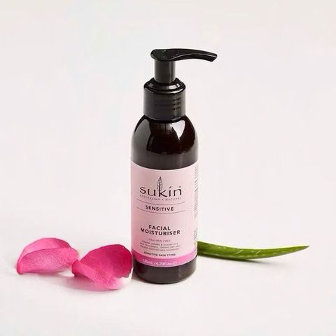Kem Dưỡng Ẩm Sukin Sensitive 125ml - Dưỡng Da Mềm Mịn, Chống Lão Hóa, Vitamin E & Tinh Dầu Thiên Nhiên