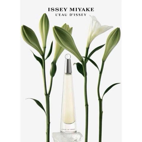 Nước hoa nữ Issey Miyake L’Eau D’Issey EDT 100ml - Hương hoa cỏ tươi mát, nữ tính và tự tin cho phái đẹp