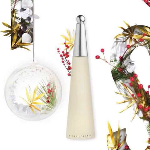 Nước hoa nữ Issey Miyake L’Eau D’Issey EDT 100ml - Hương hoa cỏ tươi mát, nữ tính và tự tin cho phái đẹp