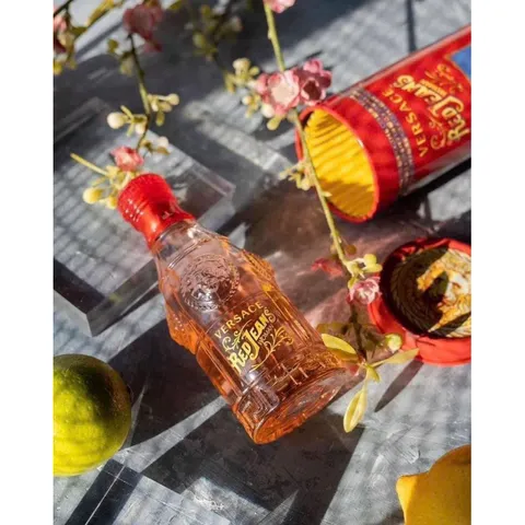 Nước hoa nữ Versace Red Jeans EDT 75ml - Hương thơm tươi trẻ, quyến rũ cho cô gái hiện đại