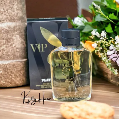 Nước hoa nam Playboy Vip Eau De Toilette chai 100ml