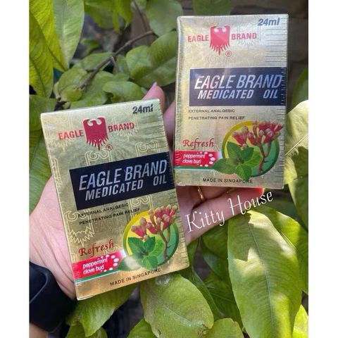 Dầu Gió Vàng Con Ó Eagle Brand 24ml - Hương Hoa Đinh Hương, Giúp Giảm Cảm Cúm, Đau Đầu, Ngứa, Dị Ứng