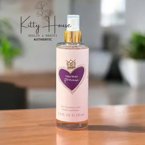 Xịt thơm toàn thân Vera Wang Princess Body Mist 250ml - Nước hoa với hương táo, hoa súng và vani quyến rũ