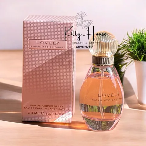 Nước hoa Sarah Jessica Parker Lovely Eau De Parfum 30ml - Hương ngọt ngào, nhẹ nhàng, hoàn hảo cho phái đẹp mỗi ngày