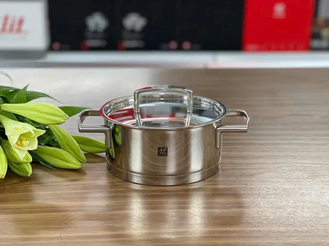 Nồi Zwilling Passion 24cm 4.5L - Thép không gỉ cao cấp, an toàn cho bếp từ, thiết kế sang trọng, dễ vệ sinh, bảo hành 12 tháng