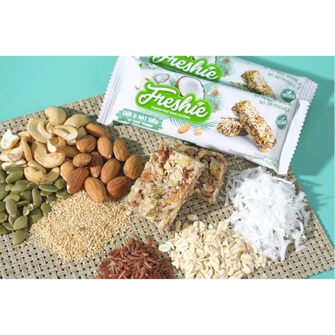 Hộp Thanh Hạt Dinh Dưỡng Freshie Dừa & Hạt Điều Gạo Lứt Granola Bar Yến Mạch 150gr - Năng Lượng Tươi Mới, Không Đường Tinh Luyện