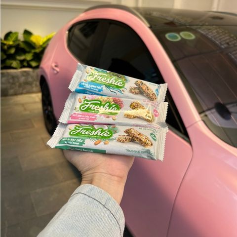 Set 3 Thanh Gạo Lứt Mix Hạt Dinh Dưỡng Freshie - Granola Bar Thuần Thực Vật Vị Hạt Sen, Đậu Xanh, Mè Đồi, Rong Biển, Dừa, Hạt Điều