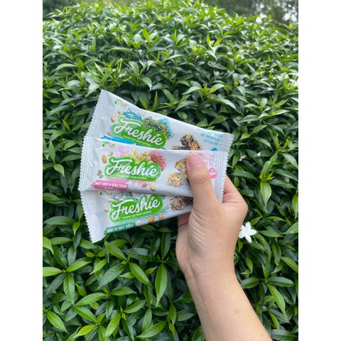 Thanh Gạo Lứt Mix Hạt Dinh Dưỡng Freshie 150g - Granola Bar Thuần Thực Vật An Toàn, Nguồn Năng Lượng Tươi Mới Từ Tâm Minh Foods
