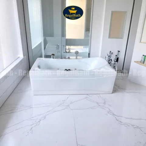 Bồn Tắm Dài 1m7 RegalBath (RB-17E) - Thiết Kế Hiện Đại, Dung Tích 480L, Thư Giãn Sang Trọng Cho Phòng Tắm Cao Cấp