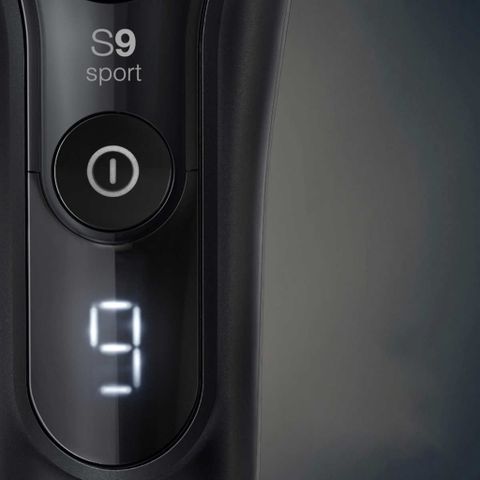 Máy cạo râu điện Braun Series 9 9310CC Black - Công nghệ cạo tiên tiến, sản xuất tại Đức, quà tặng hoàn hảo cho nam giới