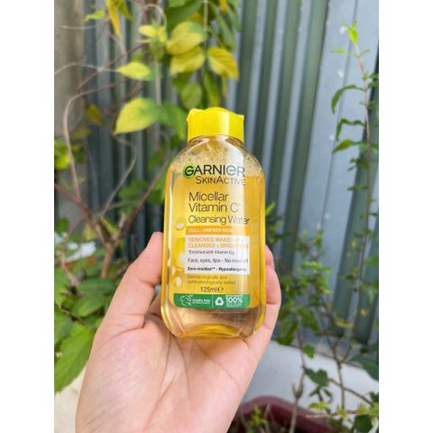 Nước Tẩy Trang Garnier Vitamin C Làm Sáng Da - Cleansing Water 125ml Cho Da Sạm Màu, Sạch Nhờn, Không Gây Kích Ứng