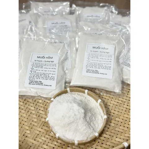 Gói 1kg Muối Hầm Sa Huỳnh Quảng Ngãi - Vị Mặn Dịu, Thủ Công Bằng Than Củi, 100% Tự Nhiên, Gia Vị Chuyên Dùng Trong Ẩm Thực