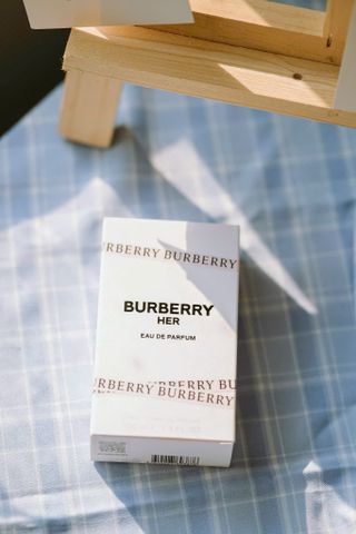 Nước Hoa Nữ Burberry Her Eau de Parfum 10ml - Hương Hoa Quả Ngọt Ngào, Phong Cách Nữ Tính, Quà Tặng Sang Trọng