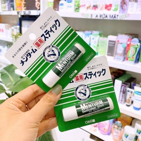 Son Dưỡng Môi Omi Menturm Nhật Bản - Giữ ẩm, Chống Nẻ Môi, Vitamin E, Tinh Dầu Bạc Hà, Dưỡng Môi Mềm Mại, Chăm Sóc Sắc Đẹp