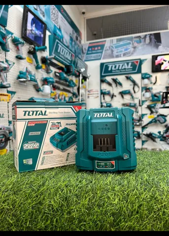 Đế Sạc Nhanh Total TFCLI20411 Chính Hãng - Sạc Pin 20V Hỗ Trợ 220V-240V, Thời Gian Sạc Nhanh 0,5-1 Giờ