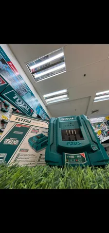 Đế Sạc Nhanh Total TFCLI20411 Chính Hãng - Sạc Pin 20V Hỗ Trợ 220V-240V, Thời Gian Sạc Nhanh 0,5-1 Giờ