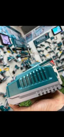 Đế Sạc Nhanh Total TFCLI20411 Chính Hãng - Sạc Pin 20V Hỗ Trợ 220V-240V, Thời Gian Sạc Nhanh 0,5-1 Giờ