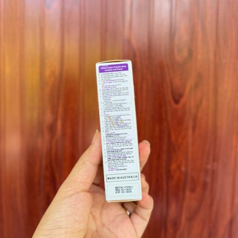 Xịt keo ong Vitatree Super Propolis Spray with Honey 30ml - Tăng cường sức đề kháng, hỗ trợ viêm họng, hàng nhập khẩu chất lượng cao