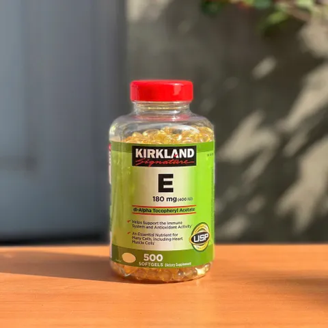 Vitamin E Kirkland 180mg (500 viên) - Hỗ trợ làm đẹp da, chống lão hóa, cải thiện sức khỏe tổng thể, chất lượng cao, 100% tự nhiên