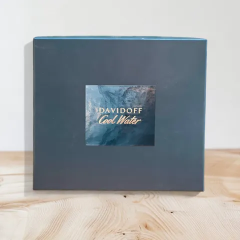 Set nước hoa nam Davidoff Cool Water Man gồm 1 nước hoa EDT 125ml + 1 sữa tắm 75ml + 1 dưỡng da sau cạo râu 75ml