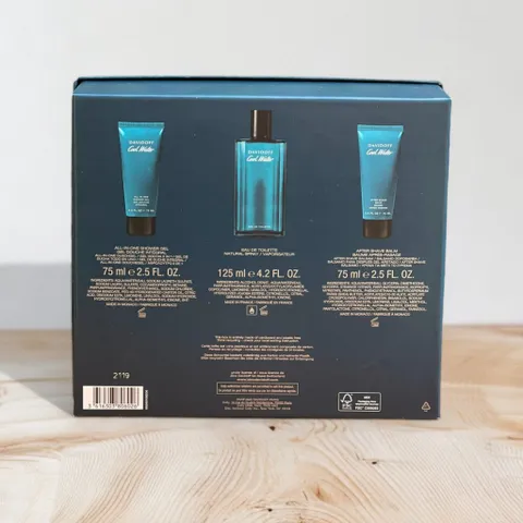 Set nước hoa nam Davidoff Cool Water Man gồm 1 nước hoa EDT 125ml + 1 sữa tắm 75ml + 1 dưỡng da sau cạo râu 75ml