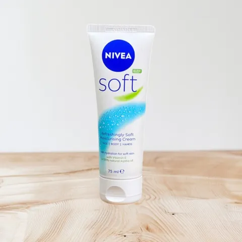Kem dưỡng ẩm làm mềm da Nivea Soft Refreshing Moisturizing Cream Face Body Hands 75ml