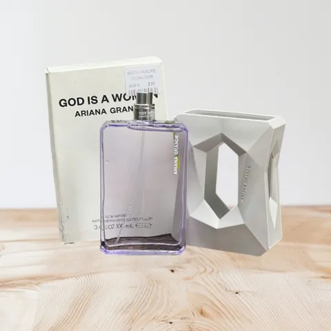 Nước hoa nữ Ariana Grande God is a woman bản tester EDP 100ml