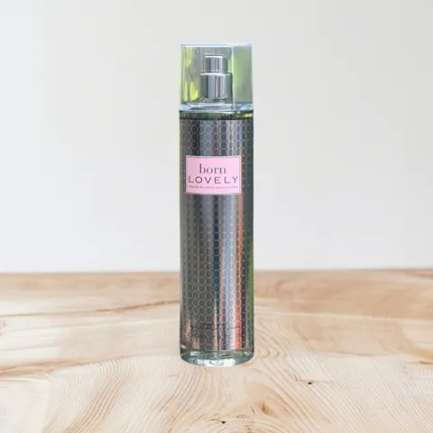 Xịt Body Mist Sarah Jessica Parker Born Lovely 236ml - Nước Hoa Dịu Dàng Cho Phái Đẹp, Hương Thơm Tươi Mát