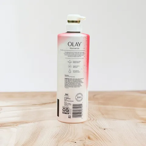Sữa tắm Olay Regenerist Niacinamide Body wash 591ml hàng Mỹ
