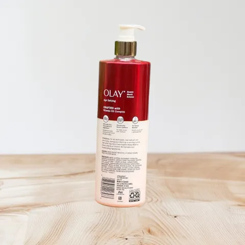 Body Lotion Olay Niacinamide Age Defying 502ml hàng Mỹ