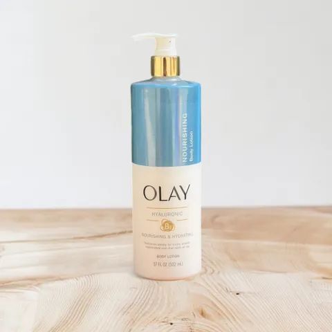 Dưỡng thể dành cho da khô Olay Body Lotion màu xanh 502ml