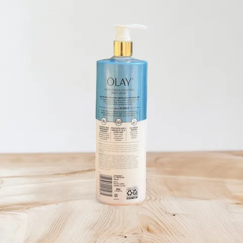 Dưỡng thể dành cho da khô Olay Body Lotion màu xanh 502ml