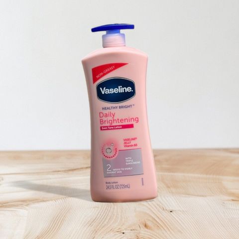 Sữa Dưỡng Thể Trắng Da Vaseline Healthy Bright 725ml - Lotion Dưỡng Ẩm và Làm Sáng Da, Hương Thơm Dịu Nhẹ