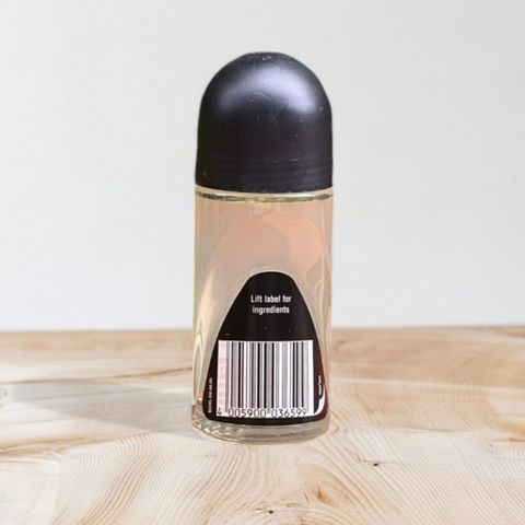 Lăn Khử Mùi Nivea Men Black & White Invisible 50ml - Ngăn Vệt Ố Vàng, Chống Mồ Hôi, Hương Nam Tính 48 Giờ