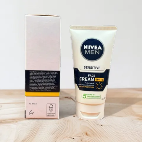 Kem Dưỡng Da Nam Nivea Men Sensitive Protection SPF15 75ml - Dưỡng ẩm và Bảo vệ Da Nhạy Cảm