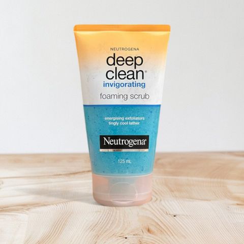 Sữa rửa mặt tẩy tế bào chết Neutrogena Deep Clean Invigorating Foaming Scrub 125ml 297401