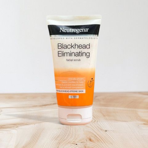 Sữa rửa mặt giúp loại bỏ mụn đầu đen nhanh chóng Neutrogena Blackhead Eliminating Daily Scrub 150ml