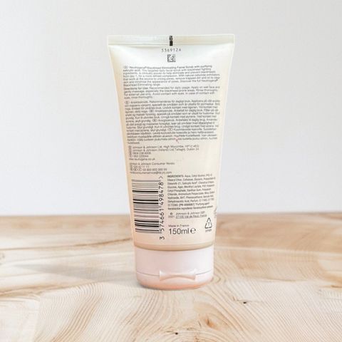 Sữa rửa mặt giúp loại bỏ mụn đầu đen nhanh chóng Neutrogena Blackhead Eliminating Daily Scrub 150ml