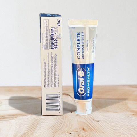 Kem đánh răng Oral-B Pro Health Complete Defense System All Around Protection 110g