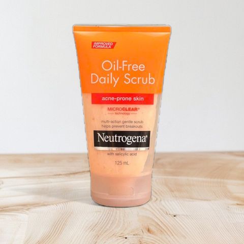 Sữa rửa mặt tẩy tế bào chết, ngừa mụn Neutrogena Oil-Free Daily Scrub Acne-Prone Skin 125ml