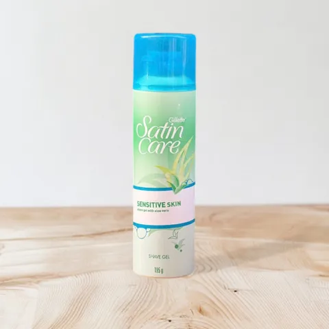 Gel bọt cạo lông Gillette Venus Satin Care Sensitive Skin Shave Gel 195g dành cho da nhạy cảm hàng Úc