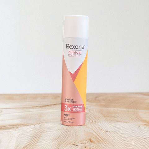Xịt khử mùi cho nam Rexona Clinical Protection Summer Strength 96H 180ml