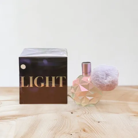 Nước hoa nữ Ariana Grande Moonlight EDP 100ml - Hương thơm quyến rũ, phù hợp cho mọi dịp, quà tặng đặc biệt cho fan.