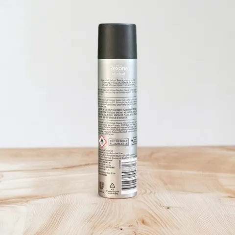 Xịt khử mùi cho nam Rexona Clinical Protection Sport 96H 180ml