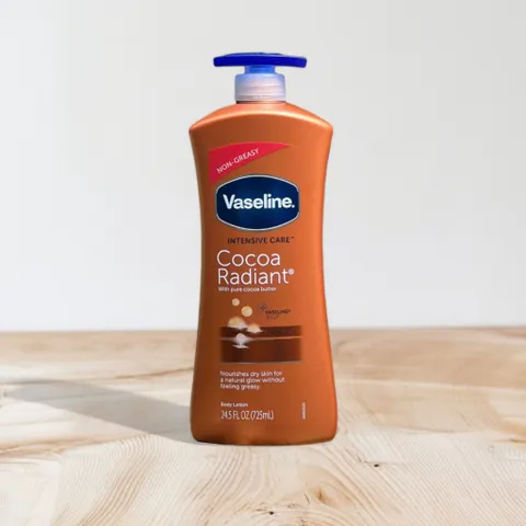 Sữa dưỡng thể dưỡng ẩm Vaseline Intensive Care Cocoa Radiant with pure cocoa butter Body Lotion 725ml
