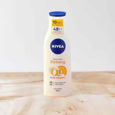 Dưỡng thể trắng da Nivea Light Body Lotion Firming Q10 & Vitamin C 250ml - Giúp làm sáng và săn chắc da hiệu quả